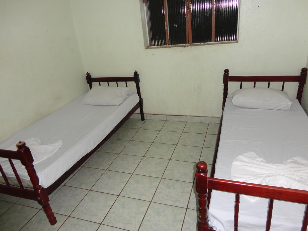 Hotel Gringos لوندرينا الغرفة الصورة